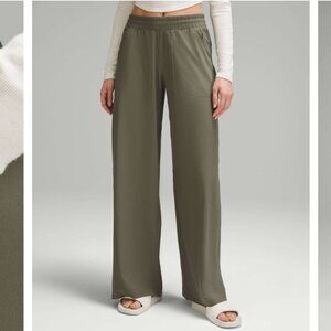 EUC Lululemon Swift Mid-Rise Wide-Leg Pant Army Green Women's 14 Athleisure